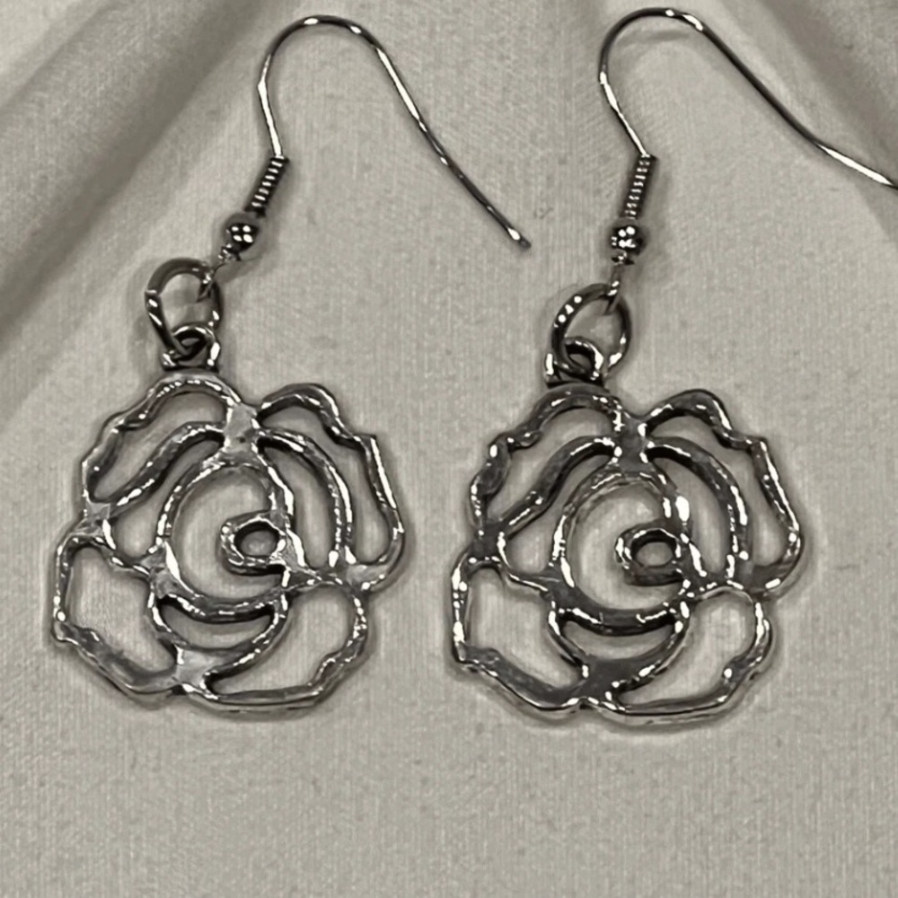 Silver Tone Openwork Rose Dangle Earrings Floral Cutout Drop Jewelry